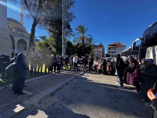 Manavgat&rsquo;ta umre yolcuları dualarla kutsal topraklara uğurlandı
