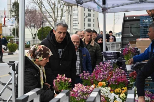 Manisa B&uuml;y&uuml;kşehir Belediyesi, mezarlık ziyaretlerinde vatandaşların yanında oldu
