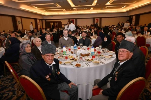 Manisa Büyükşehir son iftarda şehit aileleri ve gazileri ağırladı
