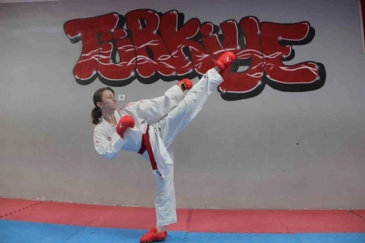 Manisa Celal Bayar &Uuml;niversitesi sporcusu Nurbade B&uuml;ber, d&uuml;nya zirvesine &ccedil;ıktı
