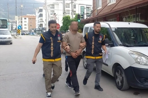 Manisa’da 13 araca zarar veren şüpheli yakalandı
