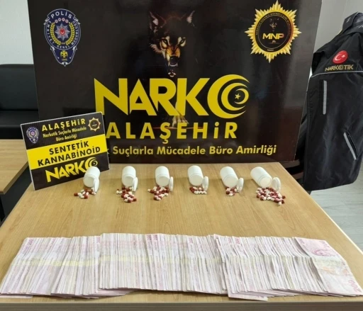 Manisa&rsquo;da 4 adrese eş zamanlı narkotik baskını

