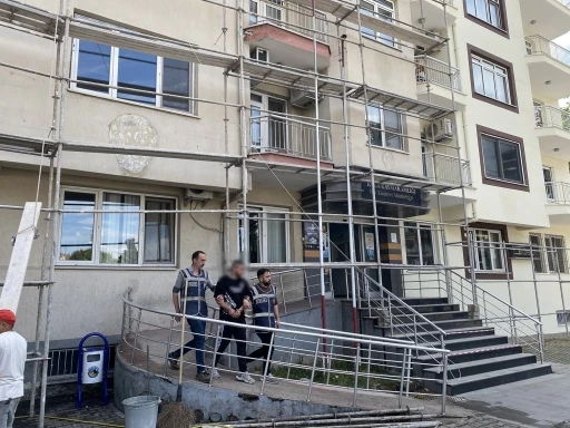 Manisa’da aracından uyuşturucu çıkan şahıs tutuklandı
