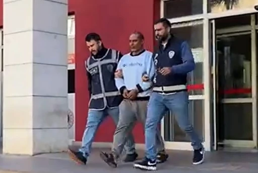 Manisa’da ayrılmak isteyen eşini tüfekle öldüren zanlı tutuklandı
