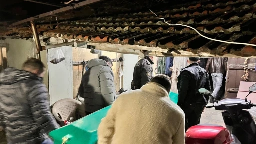 Manisa&rsquo;da bir kişi evinde &ouml;l&uuml; olarak bulundu
