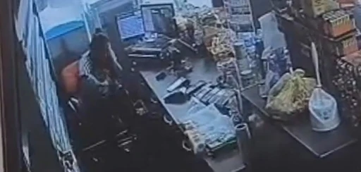 Manisa’da eski eş dehşeti: Kucağındaki bebeğe aldırmadan defalarca bıçakladı
