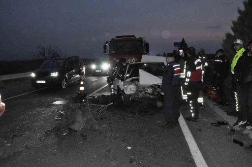 Manisa&rsquo;da feci kaza: 2 &ouml;l&uuml;, 5 yaralı
