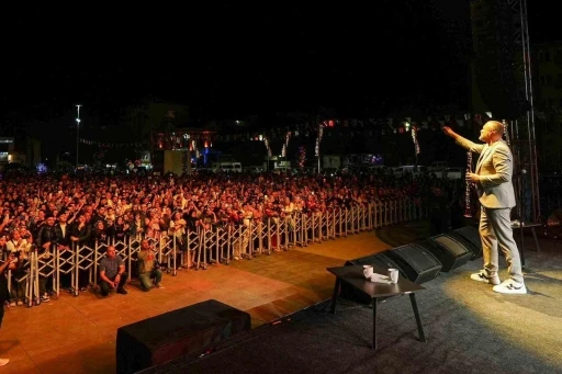 Manisa&rsquo;da hıdırellez coşkusu H&uuml;sn&uuml; Şenlendirici konseriyle zirveye ulaştı
