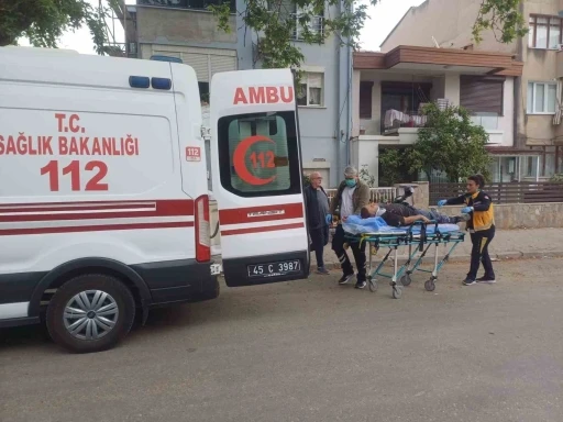 Manisa’da iskeleden düşen işçi ölümden döndü
