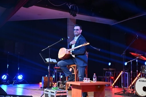 Manisa&rsquo;da İsmail Altunsaray ile t&uuml;rk&uuml; dolu gece
