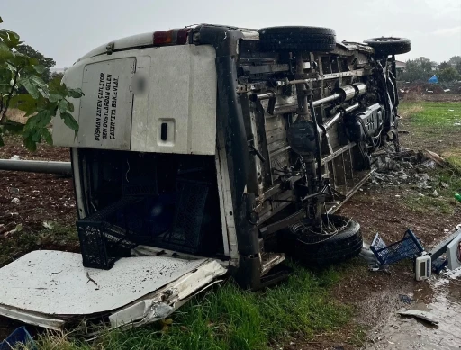 Manisa’da kamyonet devrildi: 1 ölü, 1 yaralı
