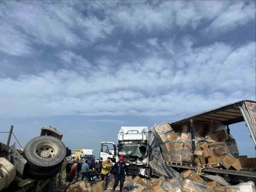 Manisa&rsquo;da korkutan kaza: 1&rsquo;i &ccedil;ocuk 5 yaralı
