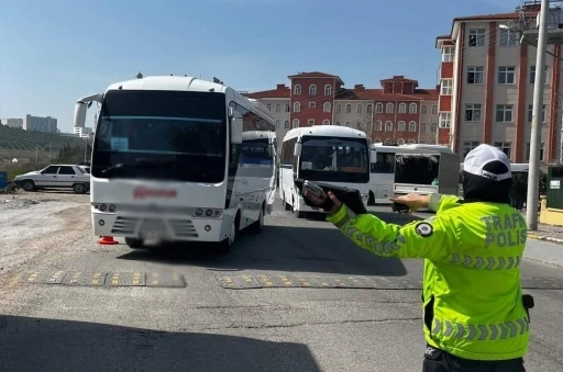 Manisa&rsquo;da korsan taşımacılığa sıkı denetim
