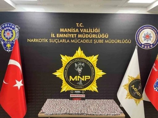 Manisa’da uyuşturucu satıcılarına darbe: Binlerce uyuşturucu hap ele geçirildi
