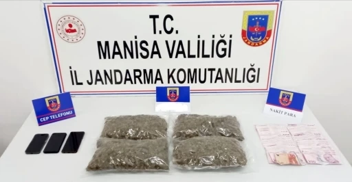 Manisa’ya uyuşturucu getirirken yakalandılar
