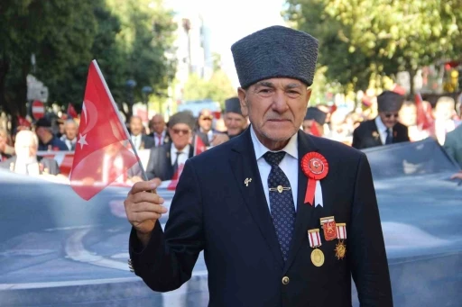 Manisalı kahraman gaziler kardeşlik yolunda yürüdü
