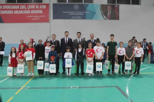 Manyas&rsquo;ta 23 Nisan coşkusu
