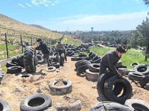 Mardin B&uuml;y&uuml;kşehir Belediyesi, 100 ton atık lastiği geri d&ouml;n&uuml;ş&uuml;me kazandırdı
