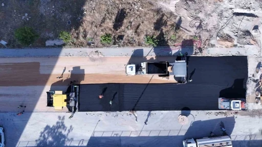 Mardin B&uuml;y&uuml;kşehir Belediyesi, Artuklu&rsquo;da asfalt &ccedil;alışmalarına devam ediyor
