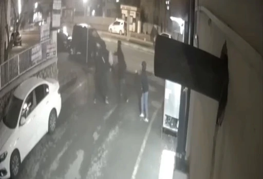 Mardin&rsquo;de 1 kişinin yaralandığı silahlı kavga kameraya yansıdı
