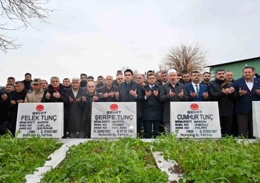 Mardin&rsquo;de 39 yıl &ouml;nce ter&ouml;r &ouml;rg&uuml;t&uuml;n&uuml;n şehit ettiği 8 kişi dualarla anıldı
