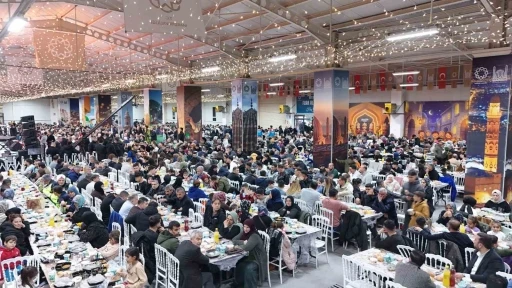 Mardin&rsquo;de 7 bin kişi kardeşlik iftarında buluştu
