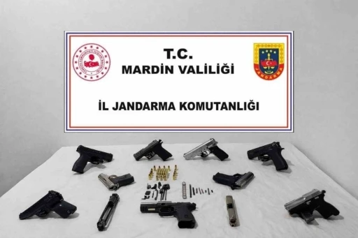 Mardin&rsquo;de 8 ruhsatsız silah ele ge&ccedil;irildi
