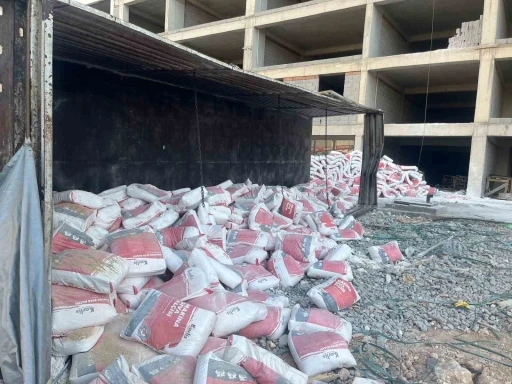Mardin’de devrilen tırın sürücüsü yaralandı
