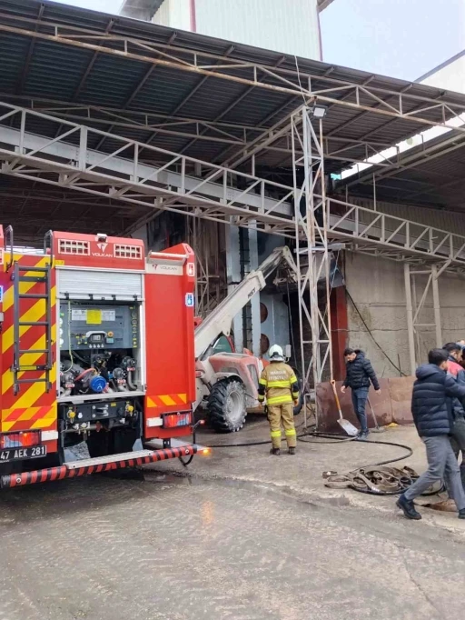 Mardin&rsquo;de mısır kurutma tesisinde yangın
