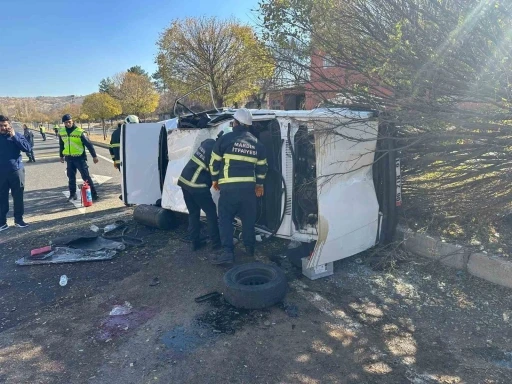 Mardin’de otomobil devrildi: 3 yaralı
