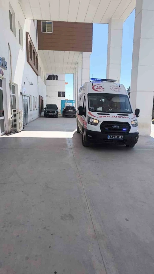 Mardin&rsquo;de otomobil ile motosiklet &ccedil;arpıştı: 1 yaralı
