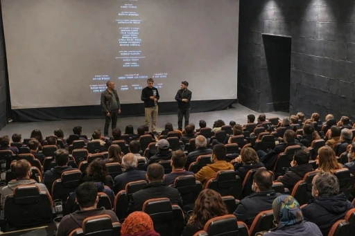 Mardin&rsquo;de "U&ccedil;an K&ouml;fteci" filminin &ouml;zel g&ouml;sterimi yapıldı
