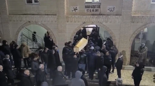 Mardin&rsquo;deki yangında hayatını kaybeden &ccedil;ift defnedildi
