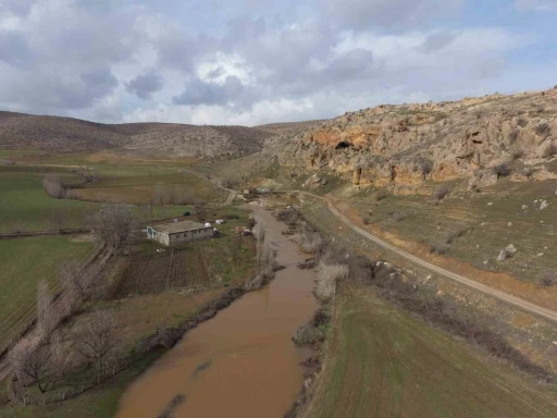 Mardin&rsquo;in en &ouml;nemli dinlenme alanlarından olan Reşan &Ccedil;ayı eski ihtişamına kavuştu
