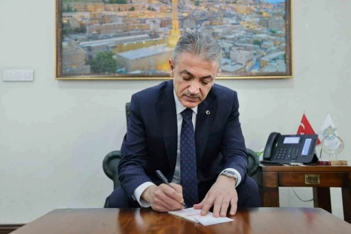 Mardin Valisi kurban vekaletini Gazze’ye ulaştırılmak üzere TDV ‘ye verdi
