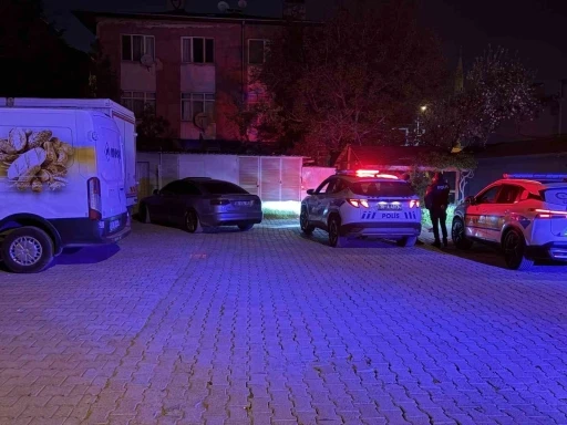 Market otoparkına sıkışınca yaya olarak ka&ccedil;tı