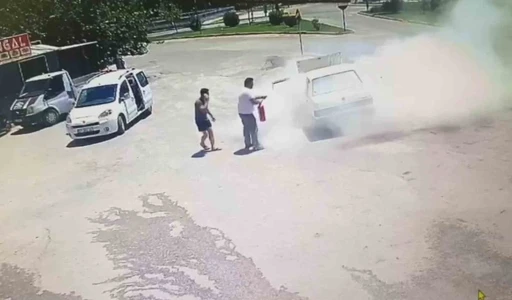 Marketten çıkıp Tofaş aracına bindi, 10 metre sonra dumana boğuldu
