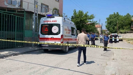 Marketten evine giderken hayatını kaybetti
