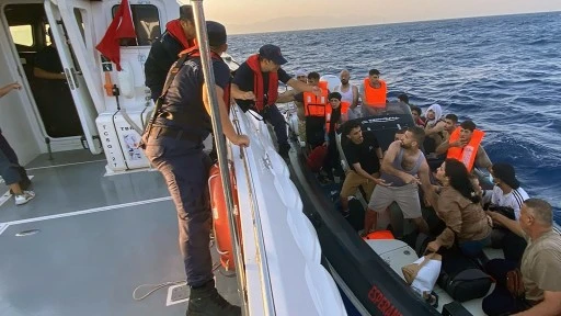 Marmaris açıklarında 2 göçmen kaçakçısı yakalandı