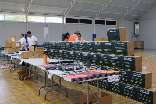Marmaris Belediyesi'nden Öğrencilere Kırtasiye Desteği
