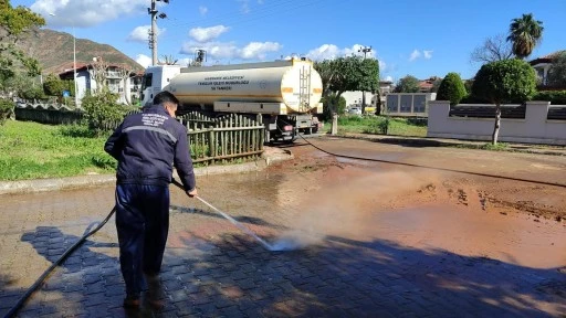 Marmaris Belediyesi Sel Sonrası İ&ccedil;meler&rsquo;de Seferber Oldu