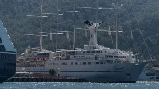 Marmaris Limanı İki Dev Yolcu Gemisini Ağırladı