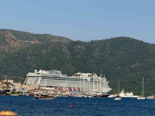 Marmaris&rsquo;i bir haftada &uuml;&ccedil; kruvaziyer ziyaret edecek
