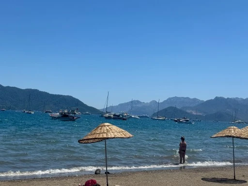 MARMARİS&rsquo;İN DENİZİNDE İNSANDAN &Ccedil;OK TEKNE VAR
