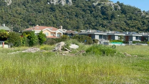 Marmaris&rsquo;in g&ouml;beğinde moloz yığını tepki &ccedil;ekiyor