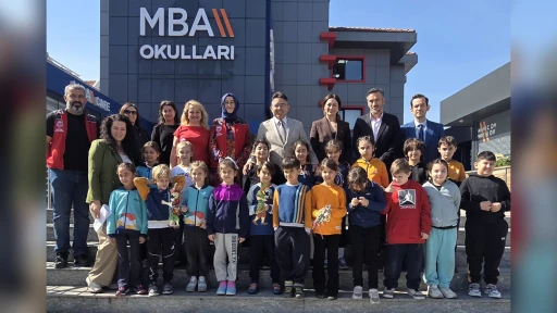 Marmaris kaymakamı Kaya &ouml;ğrencilerle buluştu