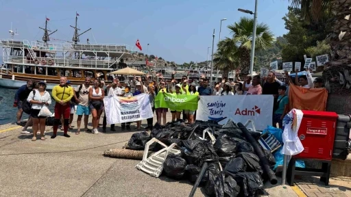 Marmaris koylarında çevre temizliği sürüyor
