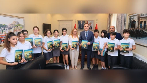 Marmaris'li öğrencilerden Vali Akbıyık’a anlamlı ziyaret