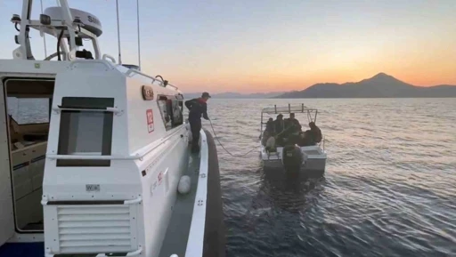 Marmaris’te 17 düzensiz göçmen kurtarıldı