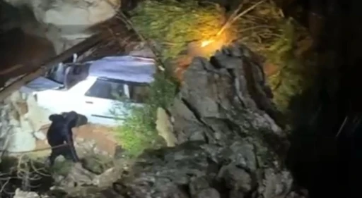 Marmaris&rsquo;te bir kişi sele kapıldı: Arama &ccedil;alışmaları s&uuml;r&uuml;yor
